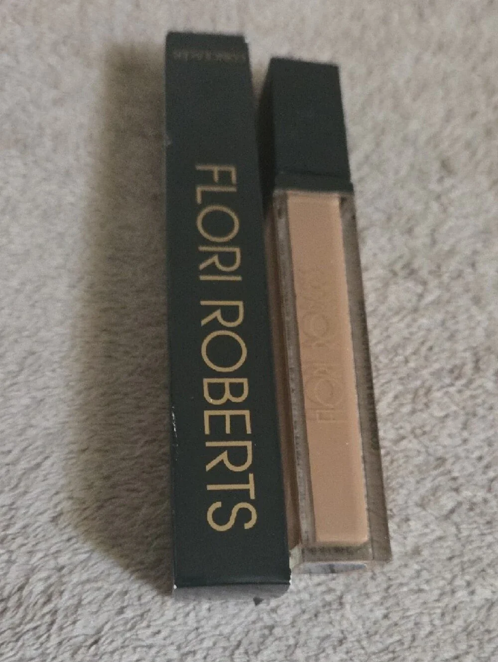 Flori Roberts Corrective Concealer- Clay